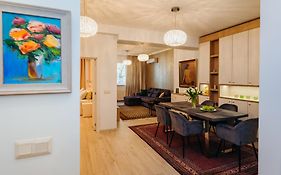 Krum Khan Top Centre Apartment
